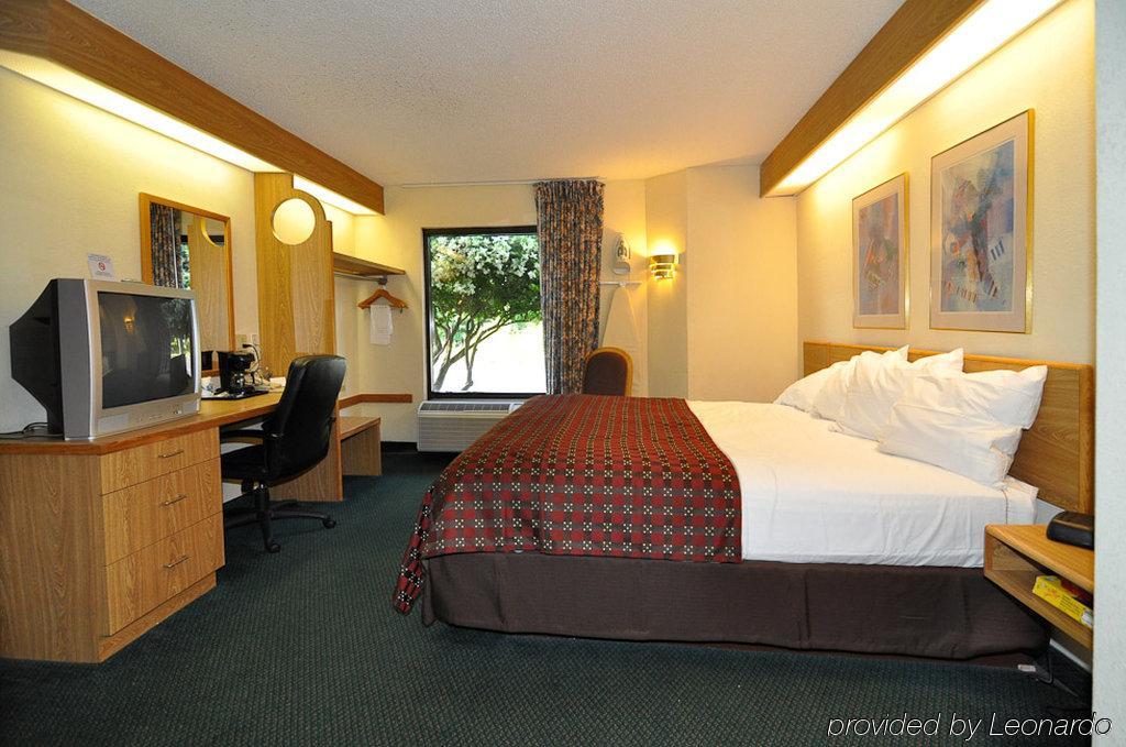 Red Roof Inn Pensacola Fairgrounds Phòng bức ảnh