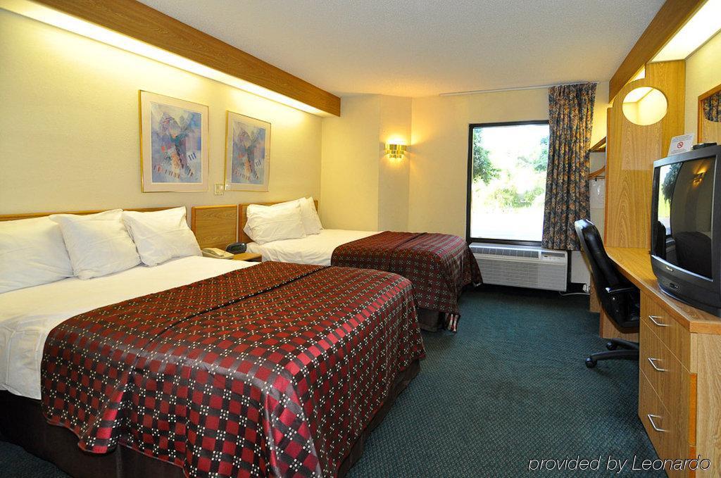 Red Roof Inn Pensacola Fairgrounds Phòng bức ảnh