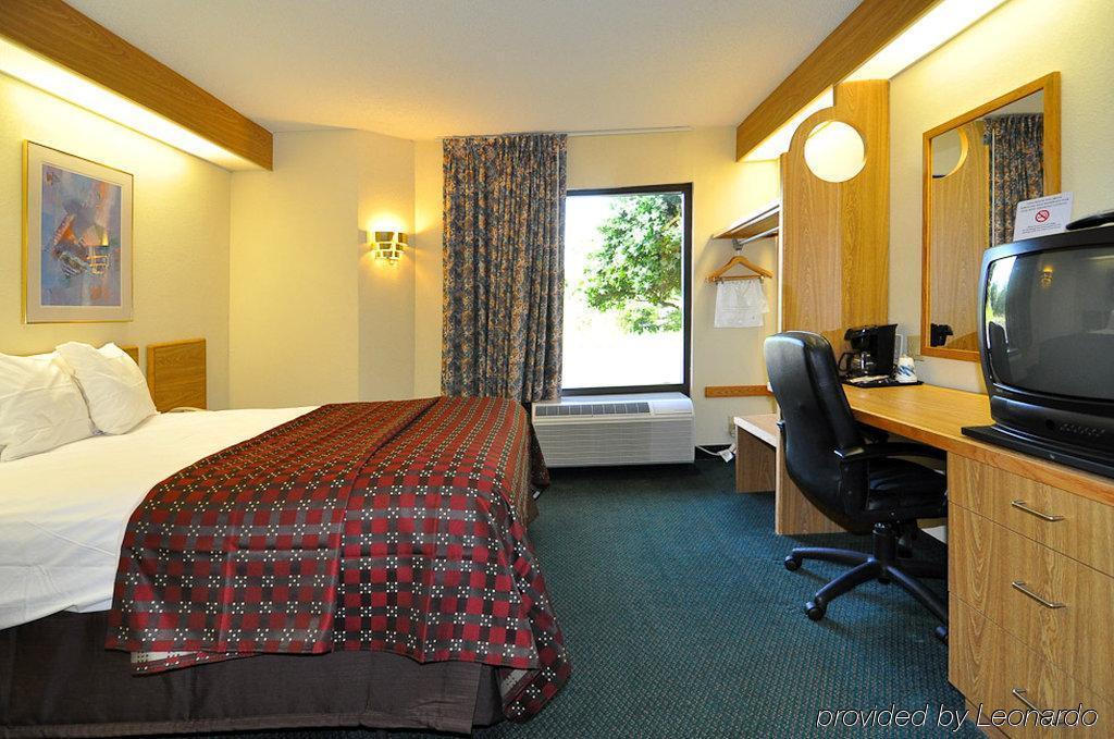 Red Roof Inn Pensacola Fairgrounds Phòng bức ảnh